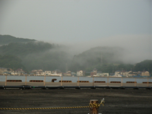 濃霧の大浦方面