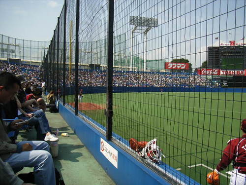 神宮球場<br><FONT color="#999999" size="2">丸の内線を歩く（赤坂見附〜四ツ谷〜四谷三丁目）番外編</FONT>