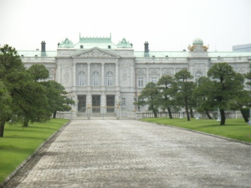 迎賓館正面<br><FONT color="#999999" size="2">丸の内線を歩く（赤坂見附〜四ツ谷〜四谷三丁目）</FONT>