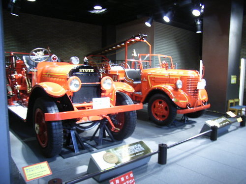 昔の消防自動車<br><FONT color="#999999" size="2">丸の内線を歩く（赤坂見附〜四ツ谷〜四谷三丁目）</FONT>