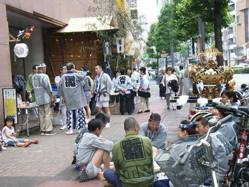 須賀神社祭礼2<br><FONT color="#999999" size="2">丸の内線を歩く（赤坂見附〜四ツ谷〜四谷三丁目）</FONT>
